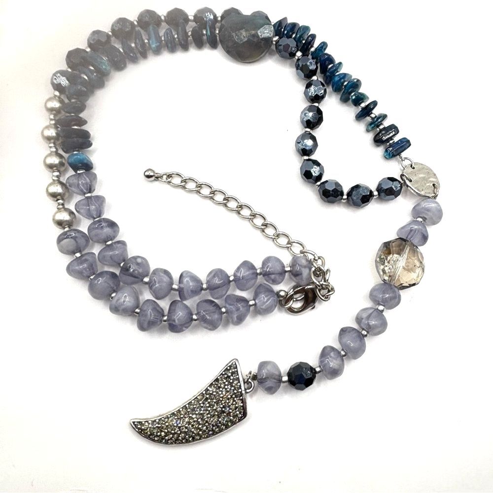 Elegant Blue and Silver Women's Necklace